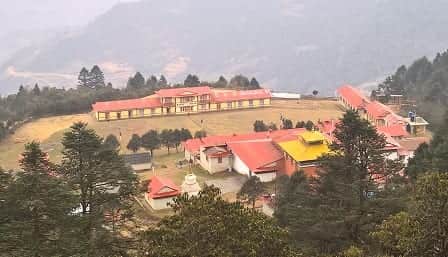 Der Schulkomplex des Klosters Taksindu